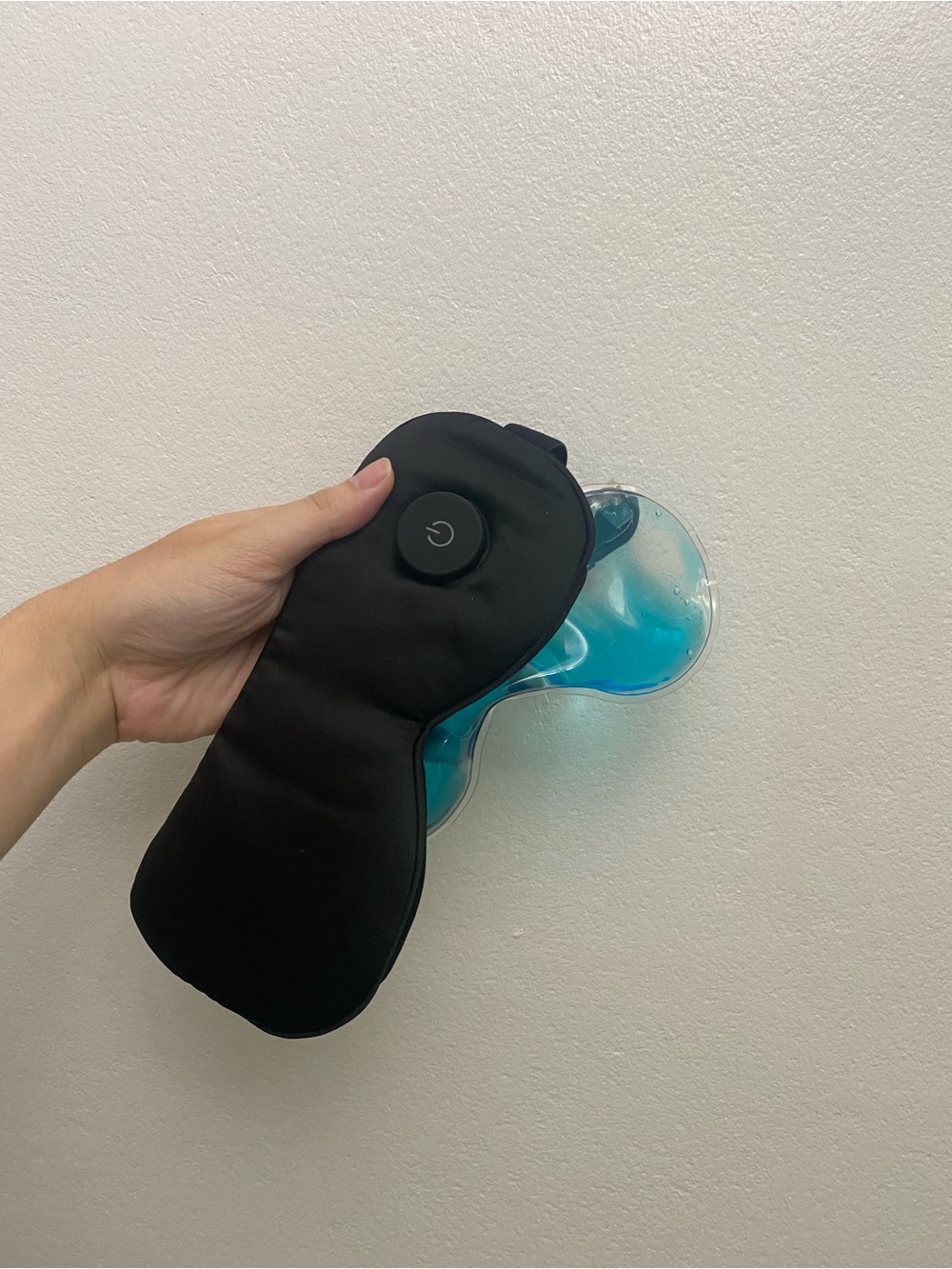Black Heated & Cooling Eye Mask for VR/AR Accessories